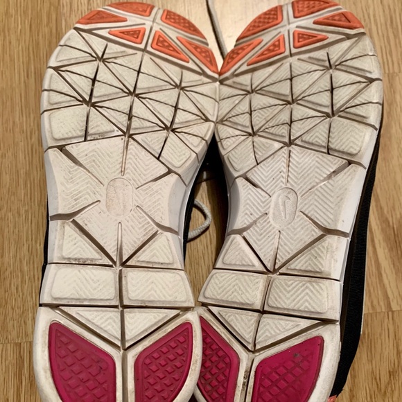 Nike trainers! - Picture 3 of 3